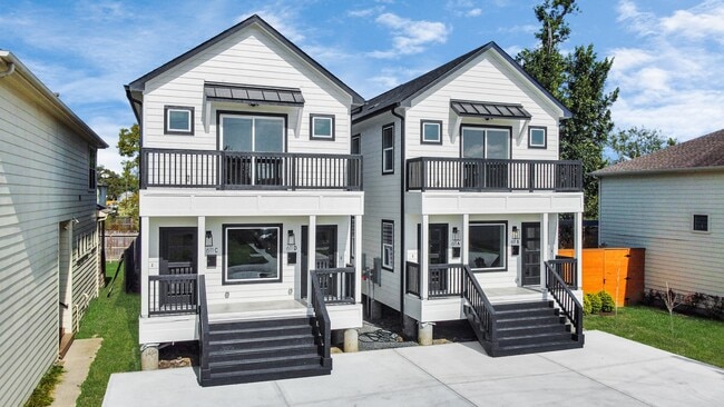 property at 611 E 39th St