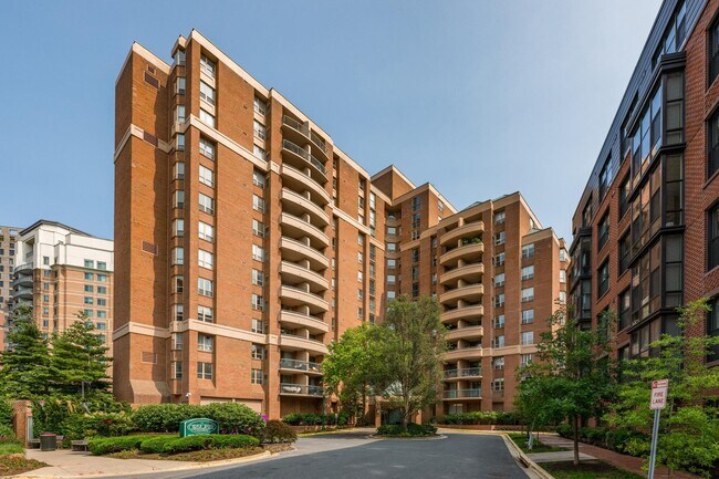 property at 4808 Moorland Ln