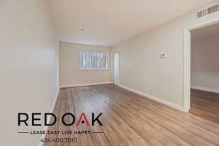 18700 Florida St in Huntington Beach, CA - Building Photo