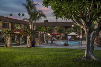 Fairway Village Apartments in Anaheim, CA - Building Photo - Building Photo