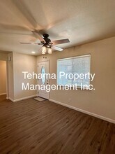 740 Larie Ln in Red Bluff, CA - Foto de edificio - Building Photo