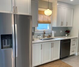 831 W San Antonio St in San Marcos, TX - Building Photo - Building Photo