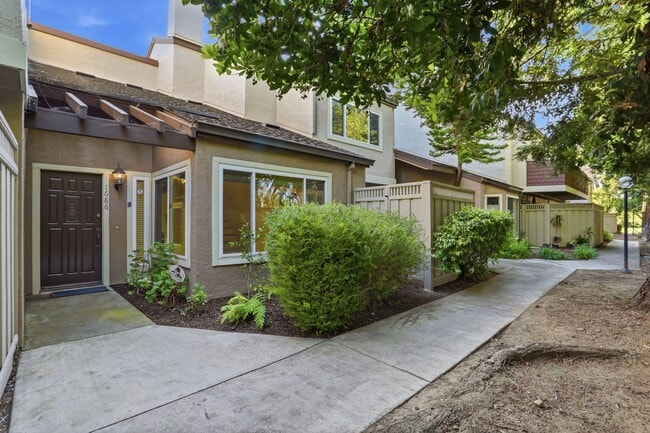 property at 1686 Las Piedras Ct