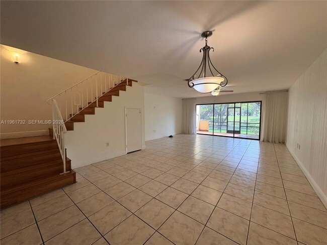 3855 Estepona Ave in Doral, FL - Building Photo - Building Photo