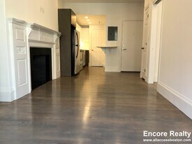 503 Beacon St, Unit 3 in Boston, MA - Building Photo