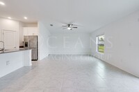 201 Winged Foot Ln in Daytona Beach, FL - Foto de edificio - Building Photo