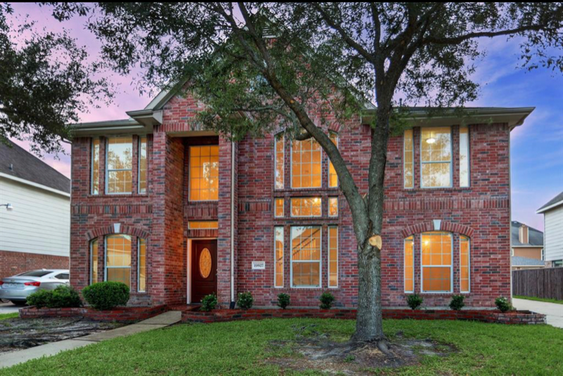 19927 Cypresswood Square in Spring, TX - Building Photo