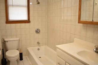 51 Thorman Ave in Hicksville, NY - Building Photo - Building Photo