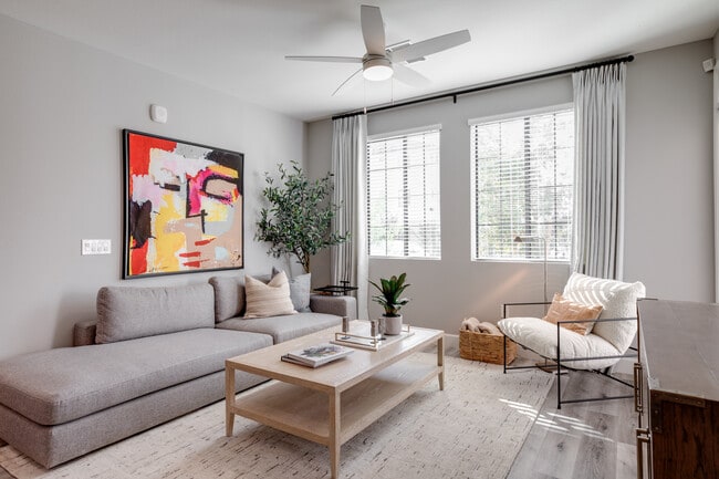 Spire Deer Valley in Phoenix, AZ - Building Photo - Interior Photo