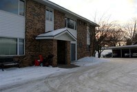 Building Photo - 400 Fairbanks St Apartments in Iron Mountain, Michigan