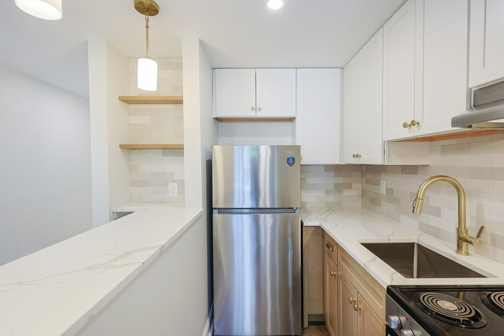 3 Karena Dr in Taunton, MA - Building Photo