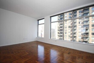 250 E 54th St, Unit 22E in New York, NY - Building Photo
