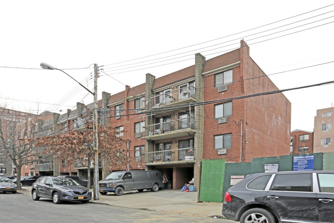 14010-14020 33rd Ave in Flushing, NY - Building Photo