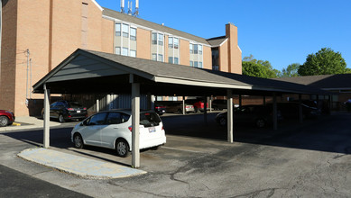 BEXLEY HOUSE in Columbus, OH - Building Photo - Building Photo