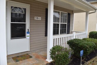 3911 Hathaway Hills Dr in Charlotte, NC - Building Photo - Building Photo