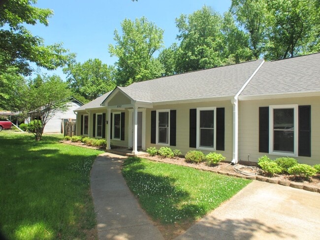 9707 Covedale Dr in Charlotte, NC - Building Photo - Building Photo