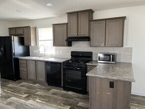 32 Meadowlark Ln in Beecher, IL - Building Photo - Building Photo