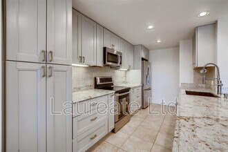 7865 E Mississippi Ave in Denver, CO - Foto de edificio - Building Photo