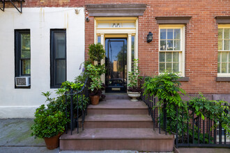 44 Horatio St in New York, NY - Building Photo - Building Photo