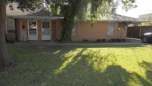 1011 Crescent St
