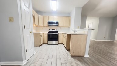 6967 Manslick Rd in Cordova, TN - Building Photo - Building Photo