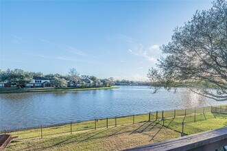 3126 Waters Way Dr in Sugar Land, TX - Building Photo - Building Photo