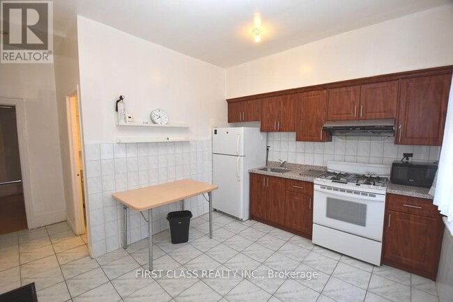 130 Denison Ave in Toronto, ON - Building Photo - Building Photo