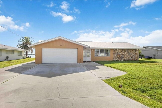 2300 Harbour Dr in Punta Gorda, FL - Building Photo - Building Photo