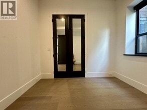 660 St Andrews Rd in West Vancouver, BC - Building Photo - Building Photo