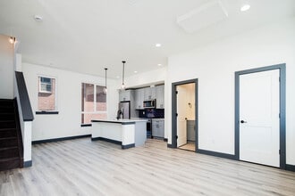 3569 S Pennsylvania St, Unit Unit B in Englewood, CO - Building Photo - Building Photo
