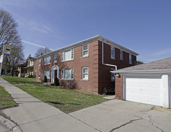 1243 Glenview Ave in Wauwatosa, WI - Building Photo - Building Photo