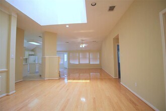 818 Presley Way in Sugar Land, TX - Building Photo - Building Photo