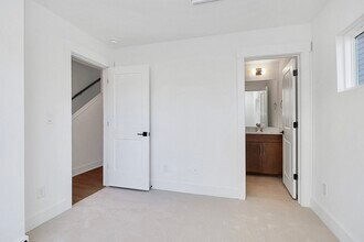 5027 Duchess Dr in Charlotte, NC - Building Photo - Building Photo