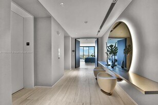 1000 Biscayne Blvd in Miami, FL - Building Photo