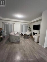 10 Heathrow Ln in Caledon, ON - Building Photo - Building Photo
