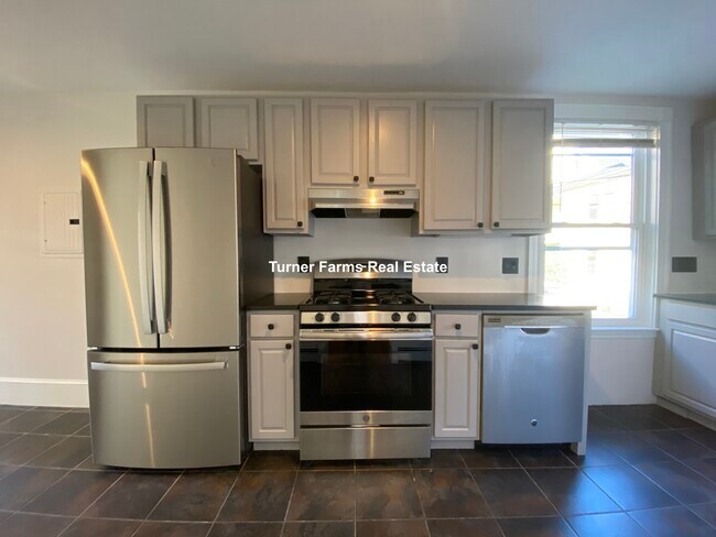 2 Greenwood Ter, Unit 1