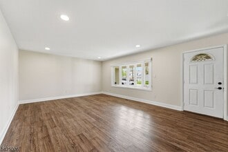 3 Cypress Rd in Franklin Township, NJ - Building Photo - Building Photo