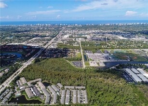 3268 Amanda Ln in Naples, FL - Building Photo - Building Photo