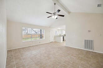 5815 Bridgegate Dr in Spring, TX - Building Photo - Building Photo
