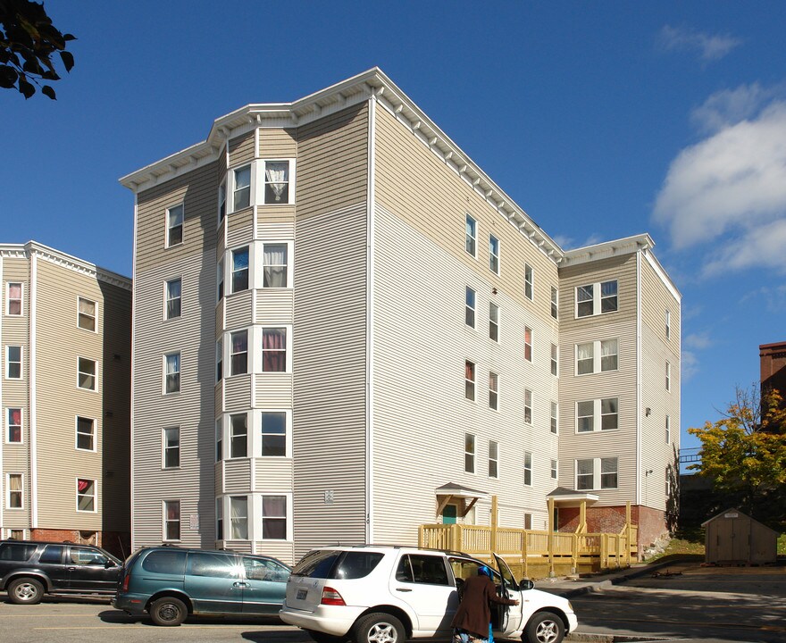 10 Knox St in Lewiston, ME - Building Photo