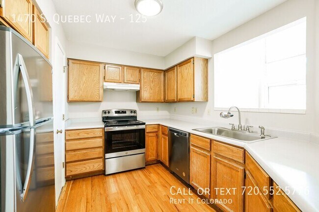 1470 S Quebec Way in Denver, CO - Building Photo - Building Photo