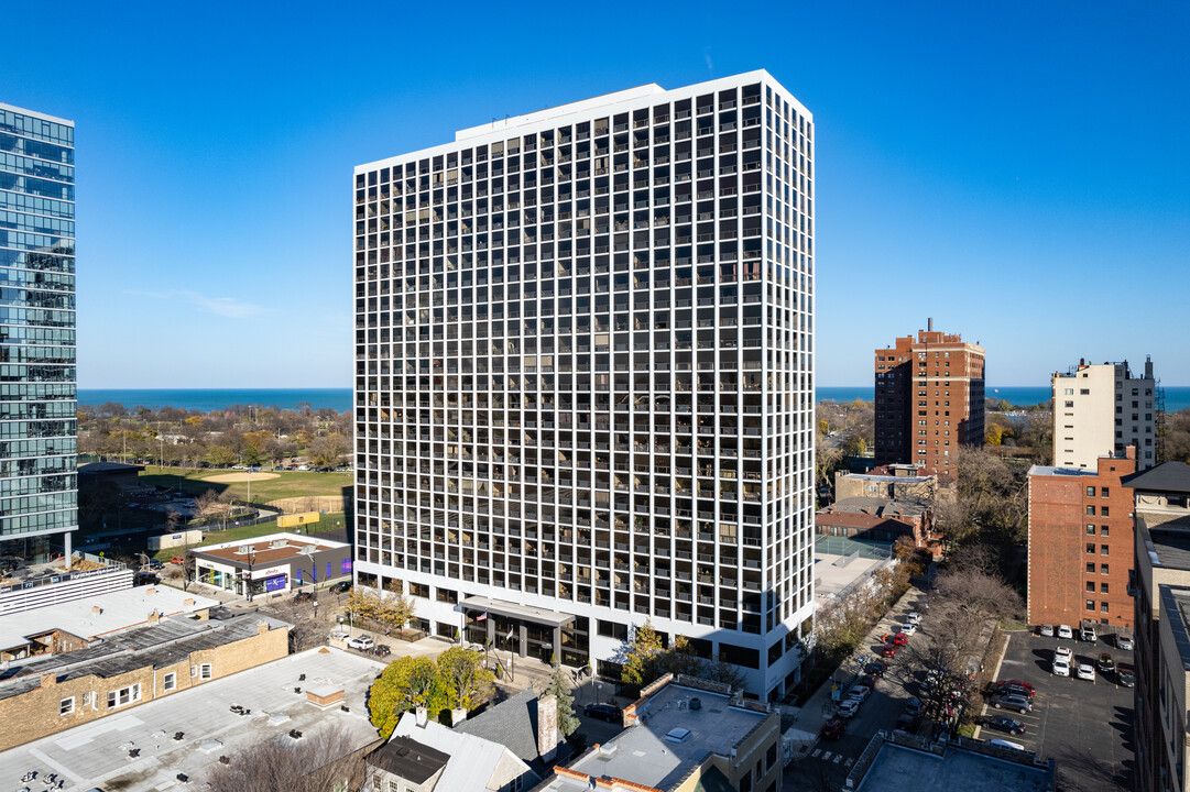 4343 N Clarendon Ave in Chicago, IL - Building Photo