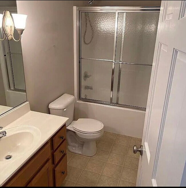 1707 Meyer Ct Rentals in Godfrey, IL