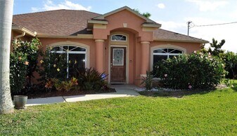 826 SW 32nd Terrace in Cape Coral, FL - Building Photo