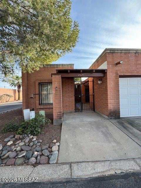 property at 264 E Scheibe Way