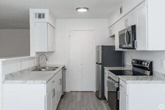 1000 River Bend Dr in Lancaster, TX - Building Photo - Building Photo