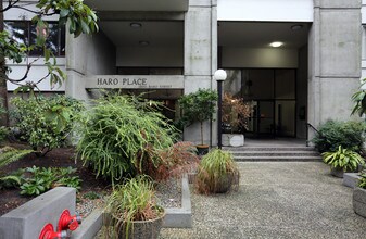 Haro Place in Vancouver, BC - Building Photo - Building Photo