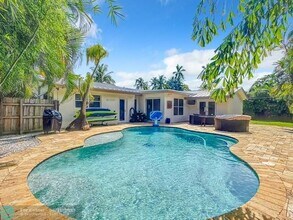 2825 NE 22nd St in Fort Lauderdale, FL - Building Photo - Building Photo