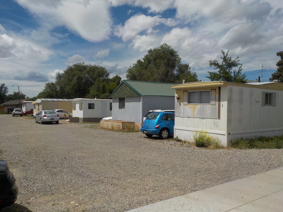 BENCH COURT MOBILE HOME PARK in Billings, MT - Foto de edificio