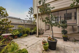 847 Castro St, Unit 2 in San Francisco, CA - Building Photo - Building Photo